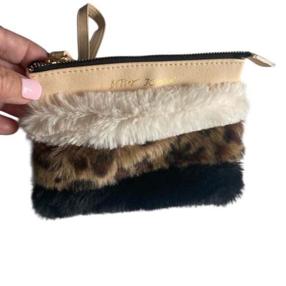 Betsey Johnson Faux Fur Wristlet Cream and Black with Leopard Print - Picture 4 of 9
